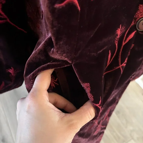Vintage Dana Buchman Women's Velvet Floral Blazer - Burgundy - Picture 6 of 12